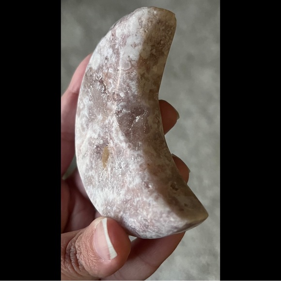 {Giveaway Bonus} Pink Amethyst Moon Carving 🌙 - Picture 7 of 9